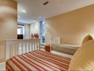 Four Bedroom Townhome with Views of Slopes!